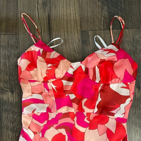 Hello Molly Floral Dress - Picture 5 of 9